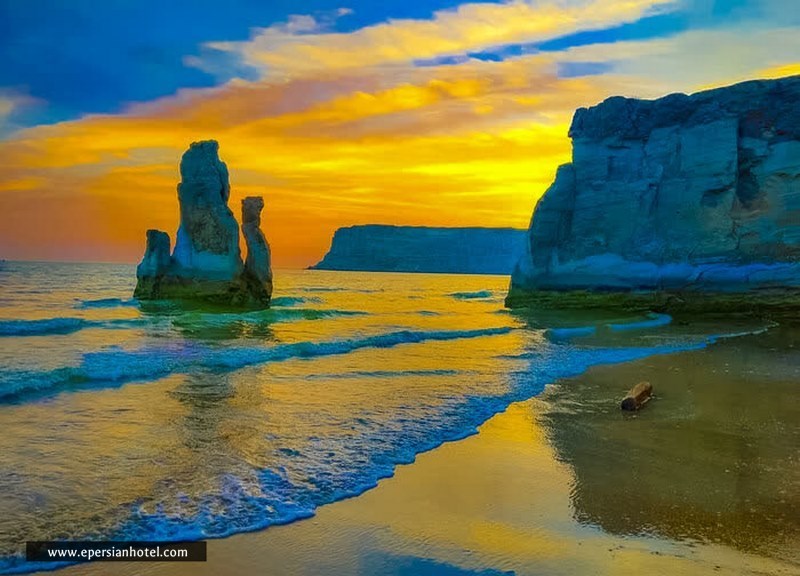 غروب در ساحل صخره ای بندر مقام هرمزگان